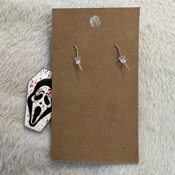 Scream ghost face horror coffin earrings - Picture 3 of 3